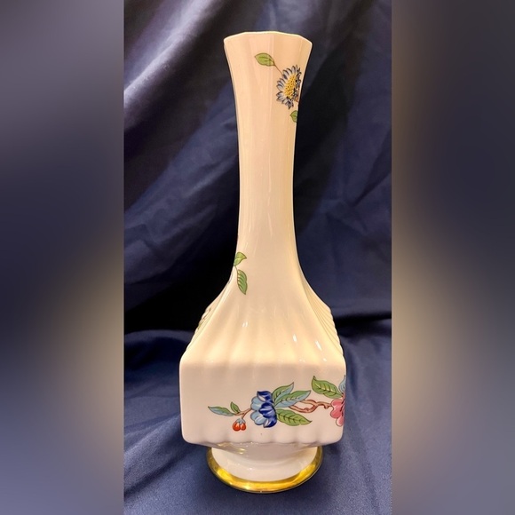 Pembroke Aynsley England Fine Bone China Gilded Milk White Glass Porcelain Vase - Picture 10 of 14